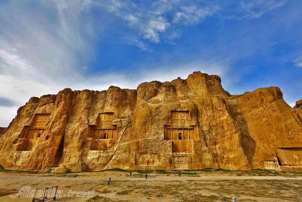 نقش رستم از مکان های دیدنی در شیراز