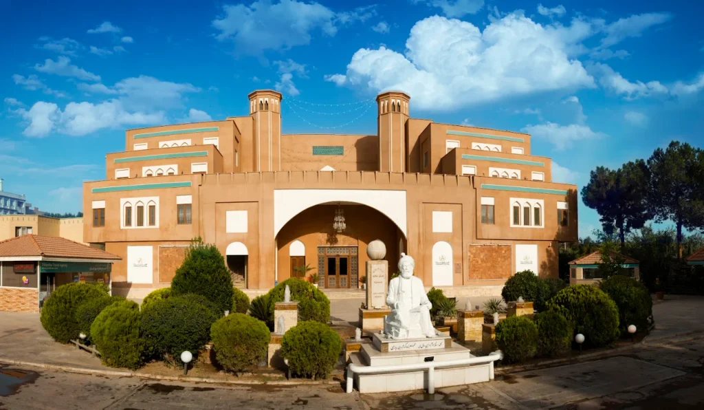 اقامتگاه گردشگری پارسیان - در یزد کجاست